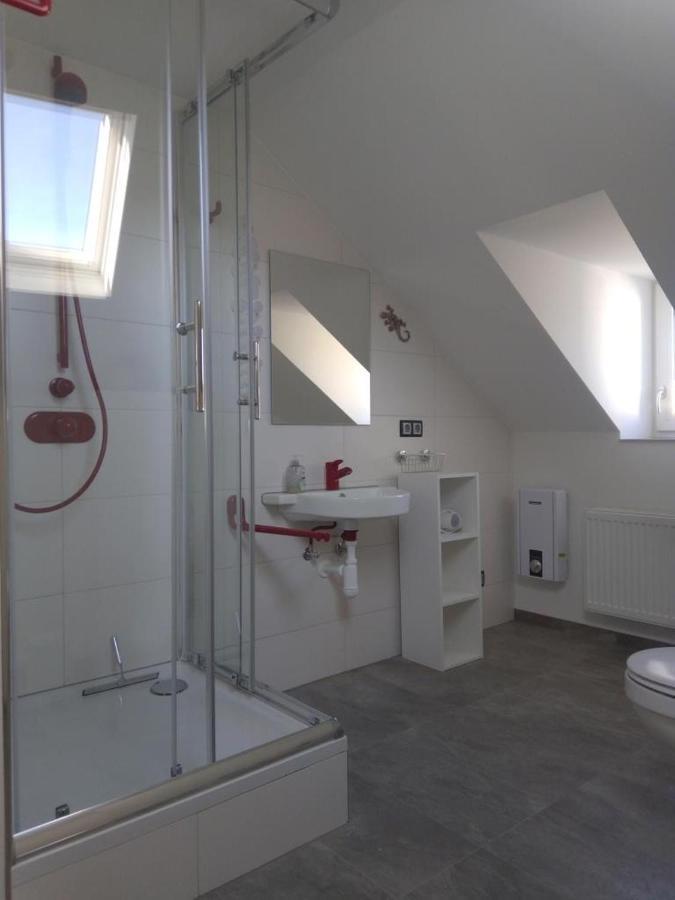 Ferienwohnung Im Roten Haus, Die Therme Ist Fusslaeufig In Wenigen Minuten Erreichbar 巴特埃姆斯 外观 照片